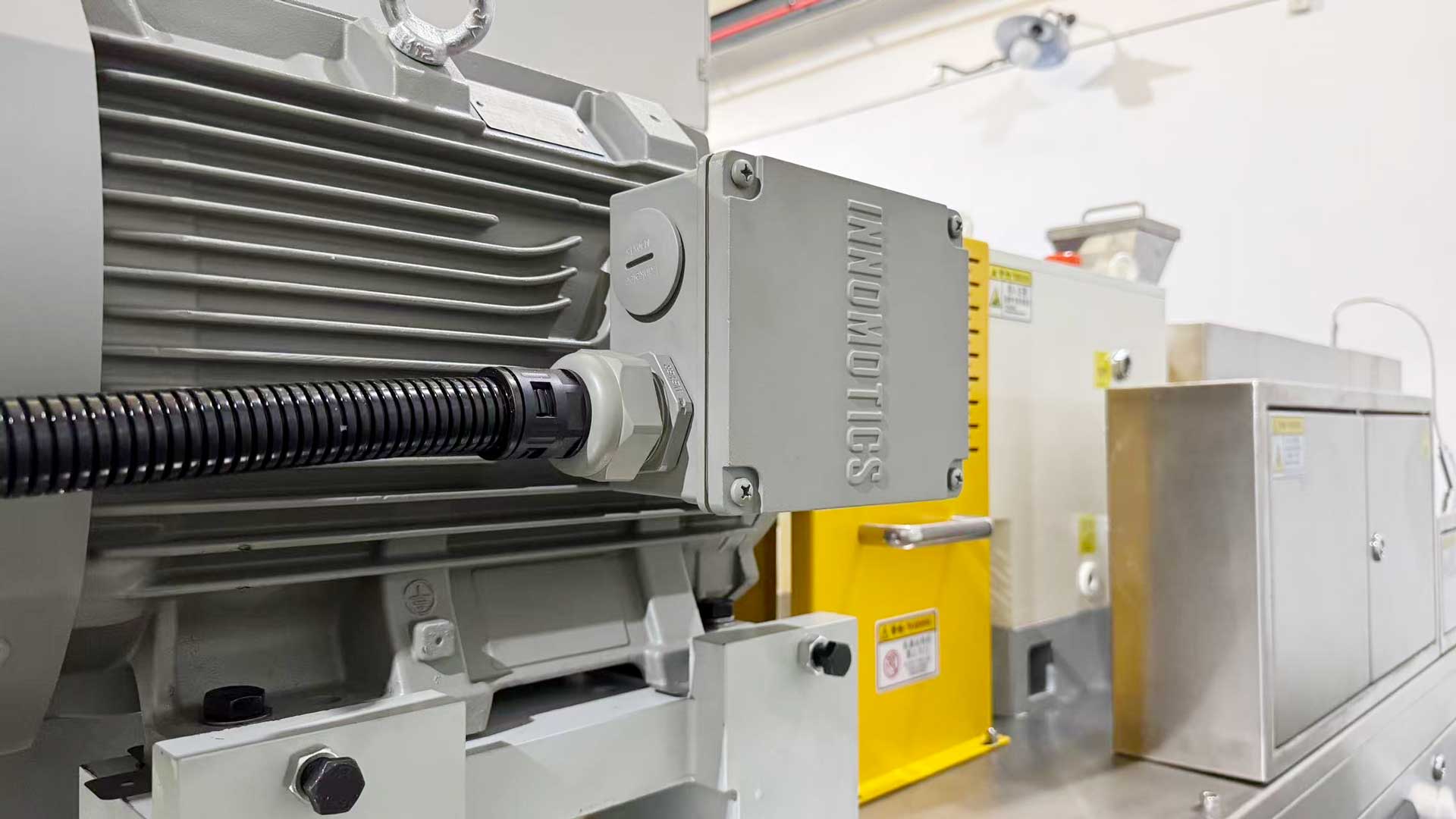 How Does Screw Configuration Affect Mixing, Shear, and Residence Time?